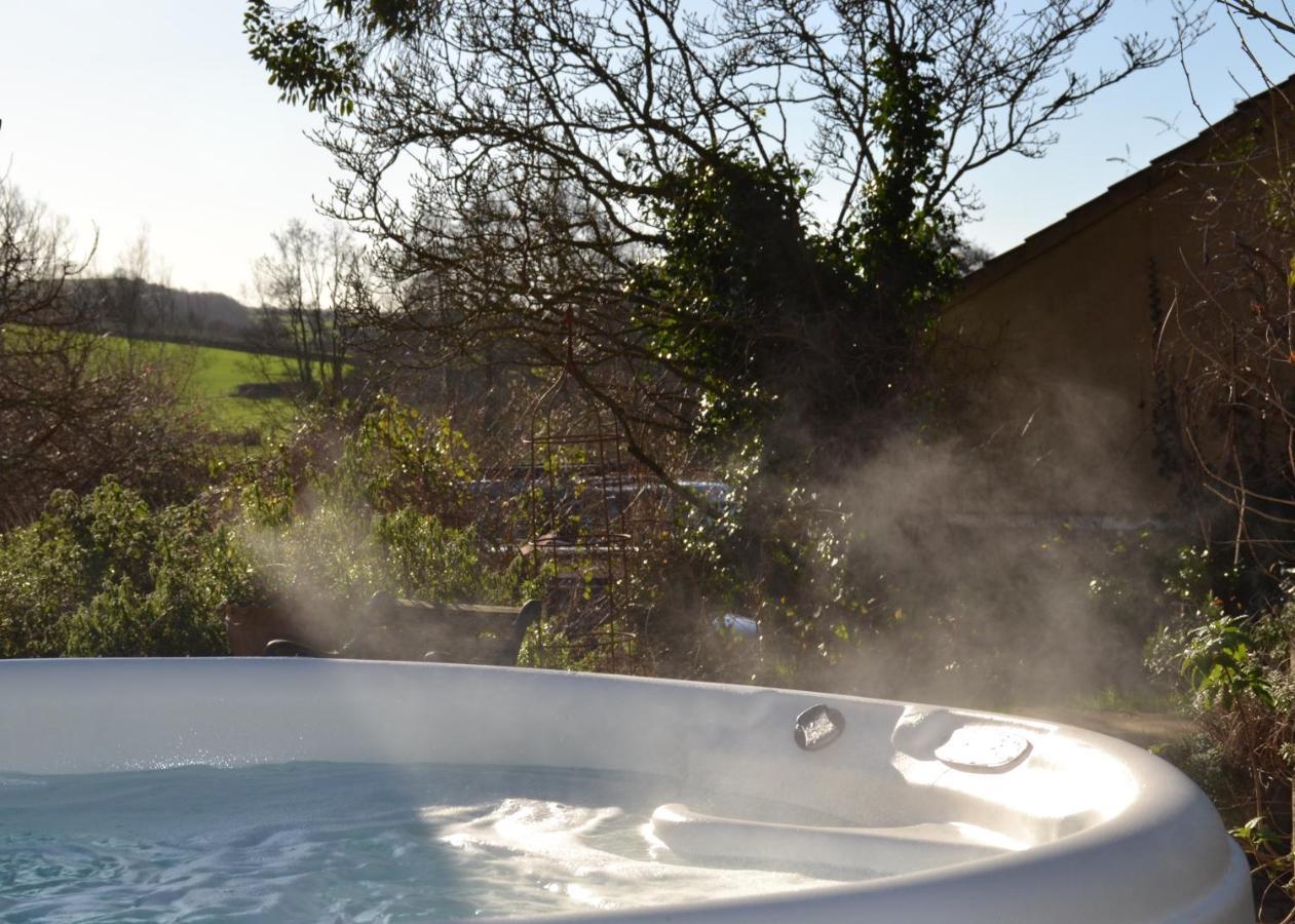 Loft Apartment Nr Bath & Bristol With Hot Tub Екстер'єр фото